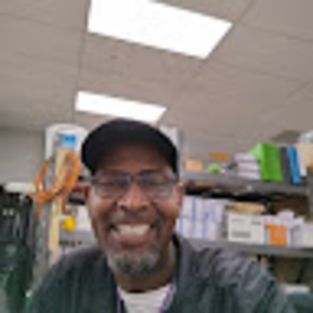 Meet your Posher, Gregory